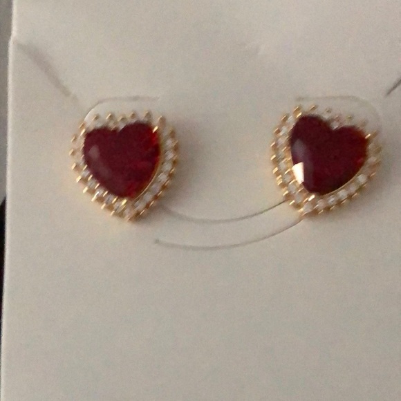 Elegant Red Heart Pendant Necklace and Earring Set - Picture 9 of 10